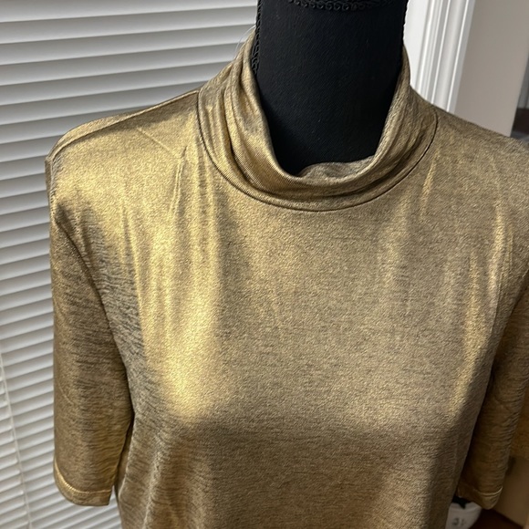 Lauren Lightweight Gold Metallic Elbow Length Sleeve Turtleneck Top - Picture 2 of 6